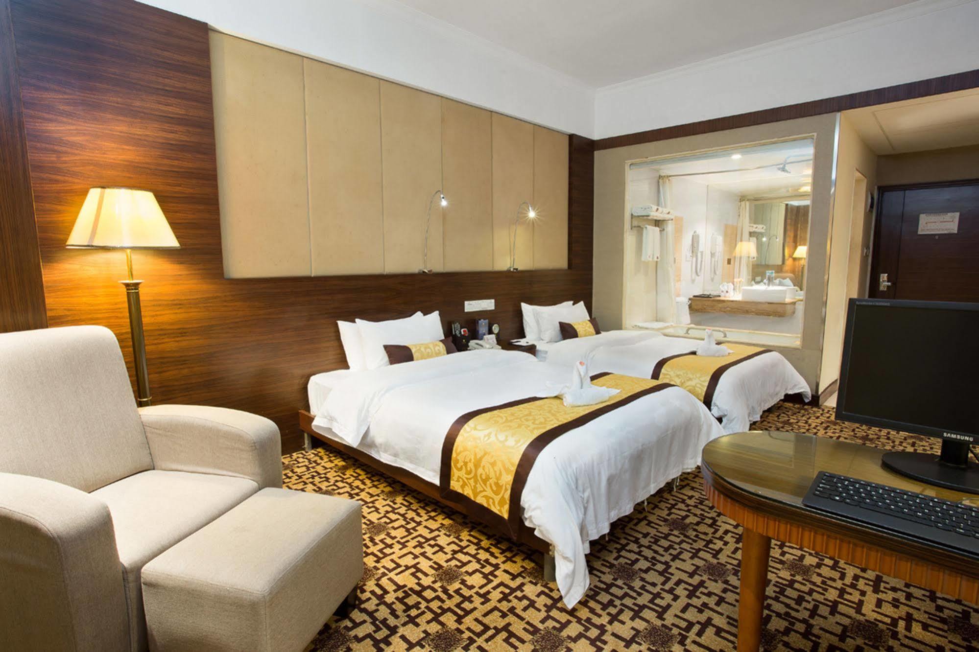 Wa King Town Hotel Kuangcsou Kültér fotó